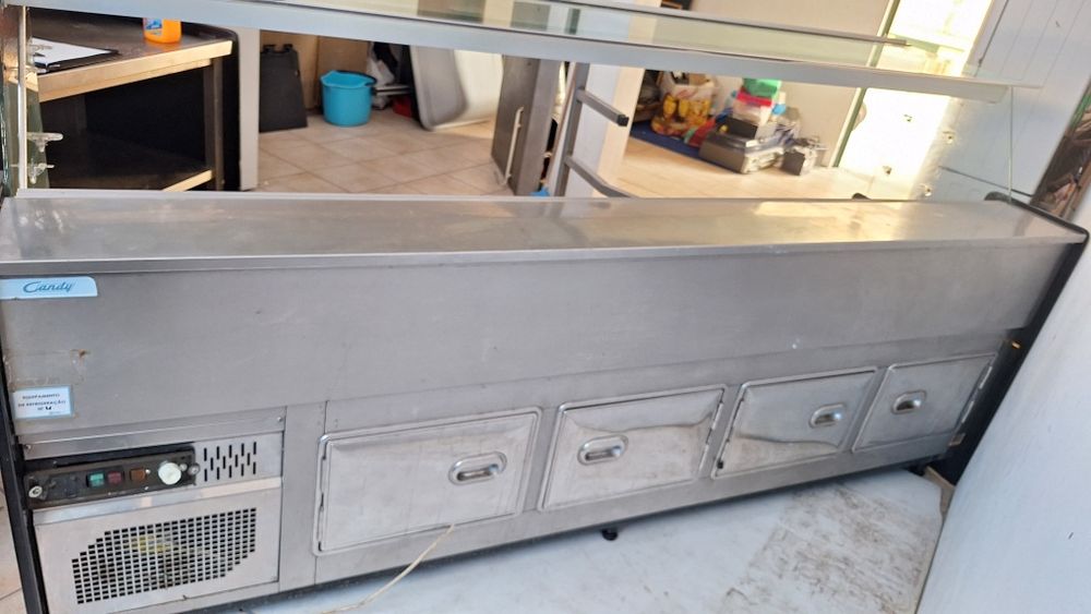 Vitrine de frente vertical