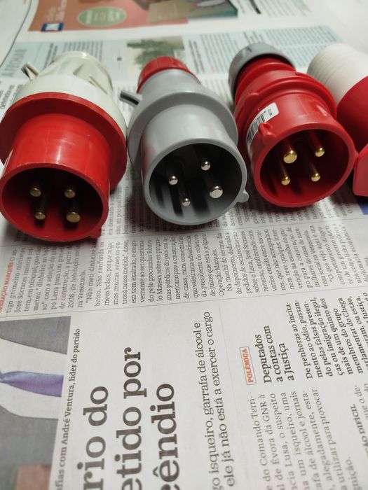 Three-phase plugs64874036651137121