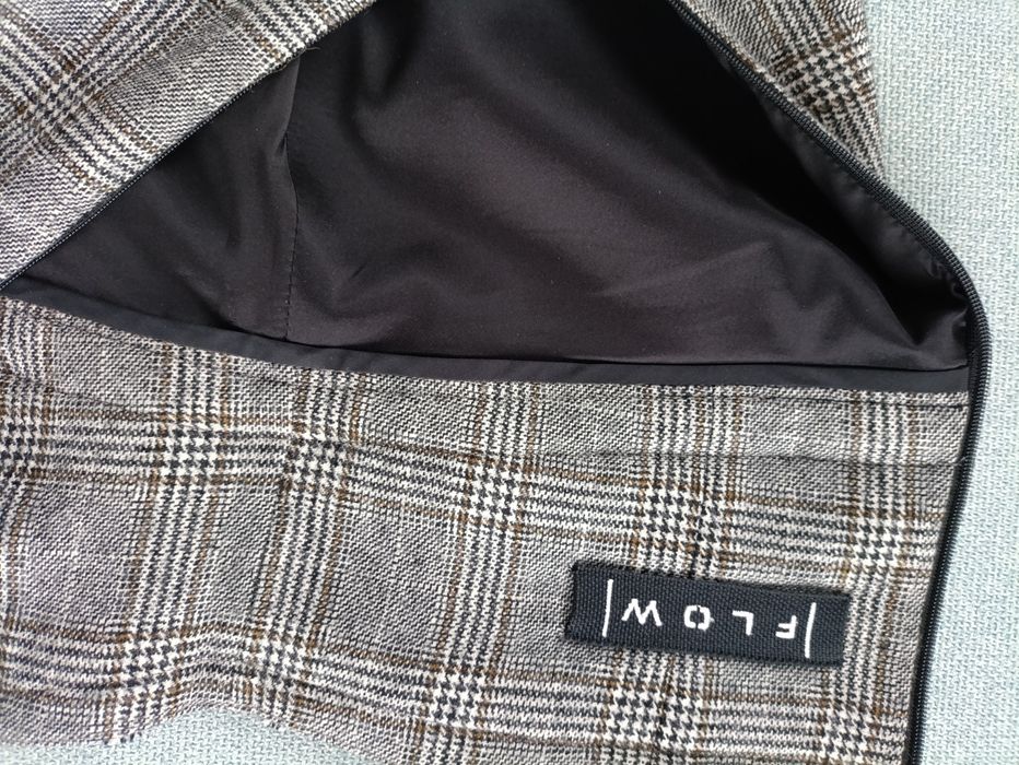 Спідниця осіння,,FLOW,, the label.