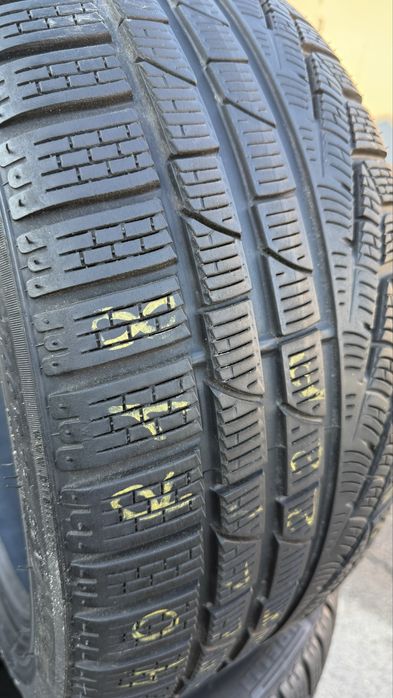 Шини зимові 235/40 r18 Pirelli