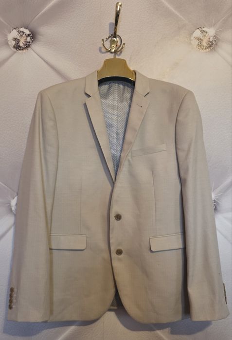 Garnitur męski beżowy