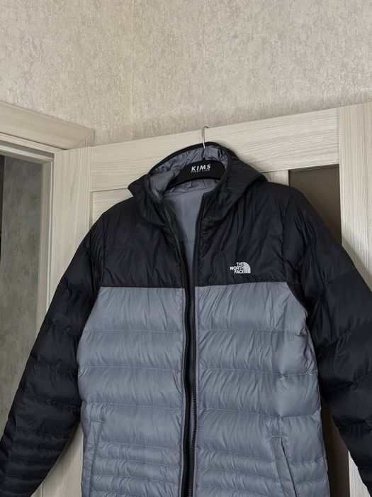 The north face 550 двосторонній мікропуховик/куртка, розмір м