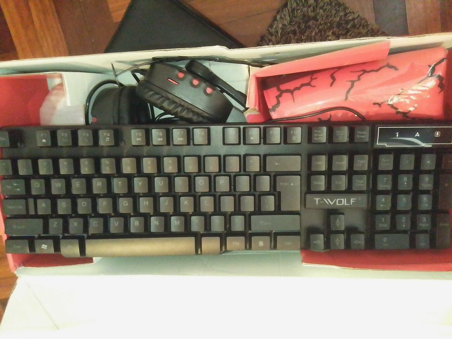 Teclado 56€. Oportunidade