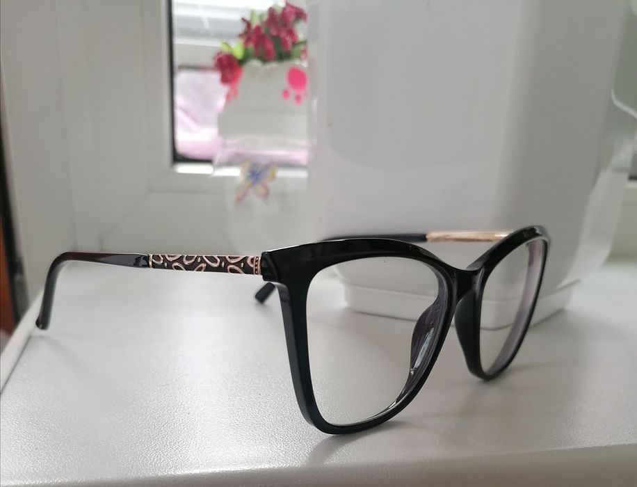 Іміджеві окуляри з діоптріями