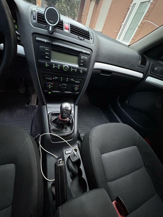 Продам октавію а5 2008р 2.0 tdi