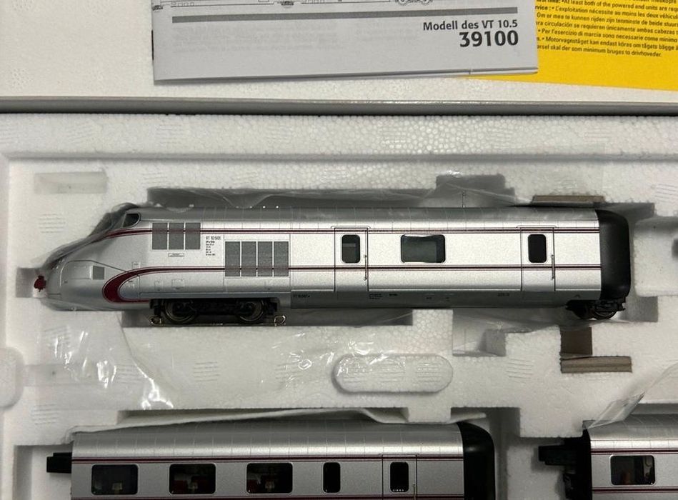Märklin 39100, VT 10.5 "Senator" com extensão 41100, sem uso