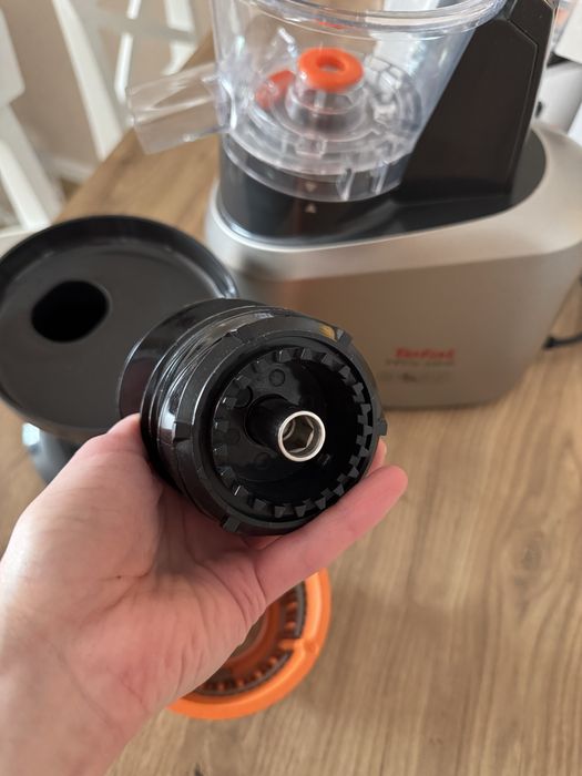 Соковитискач шнековий Tefal ZC255B38