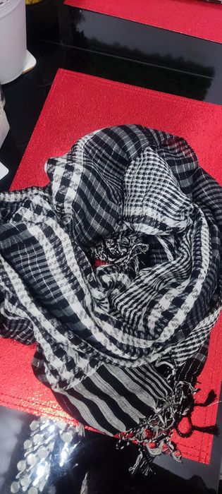 Szal arafatka ze srebrną nitką