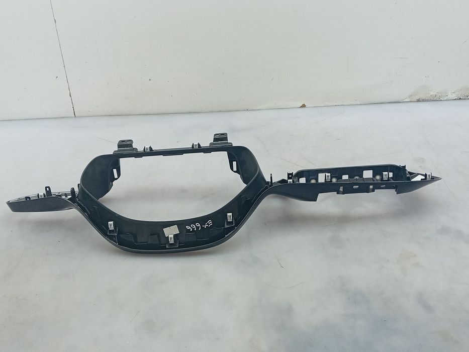 Moldura da consola central / rádio / aro FORD Fiesta VII (HJ, HF)