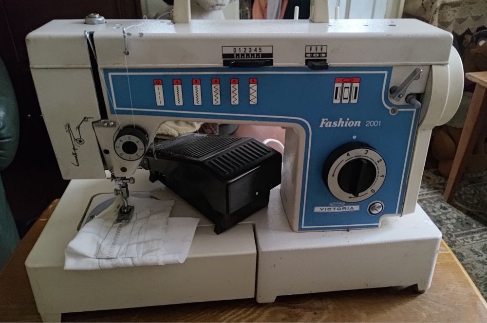 Швейна машинка  Victoria