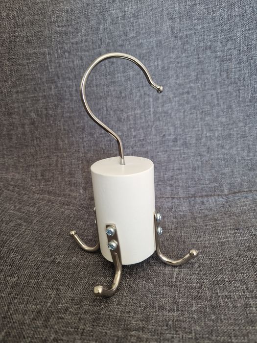 Cabide ikea com 4 ganchos NOVO