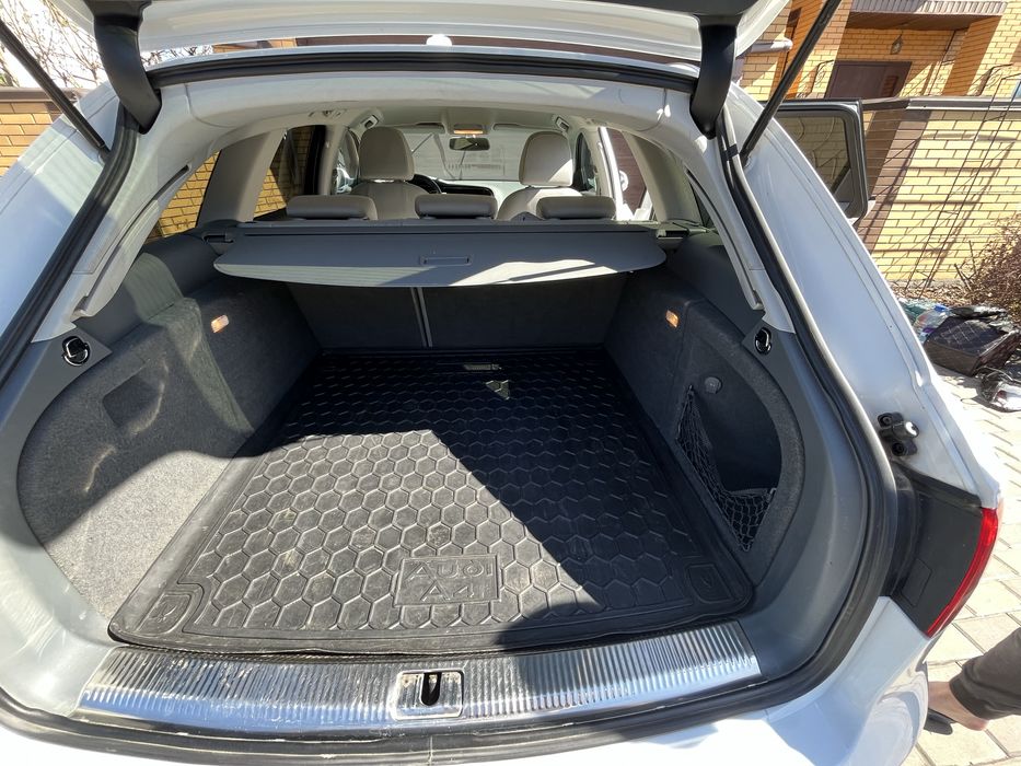 Продам власне авто Audi A4 B8