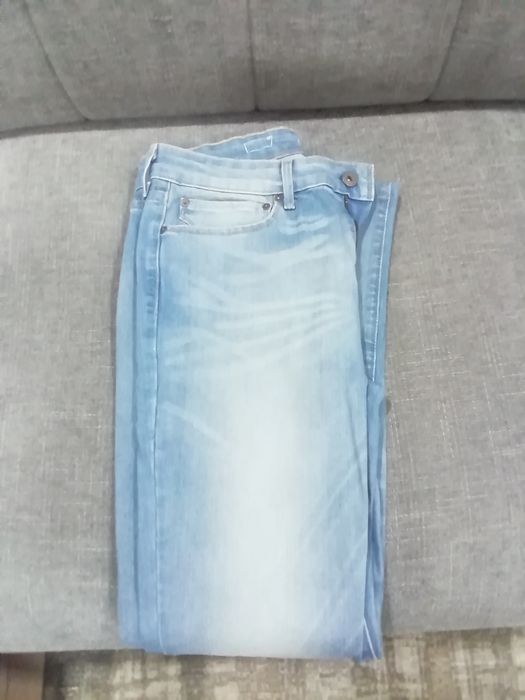 Calça Levi's 30 mide