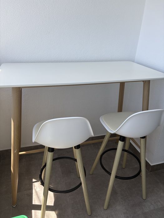 Conjunto Mesa Alta + Cadeiras