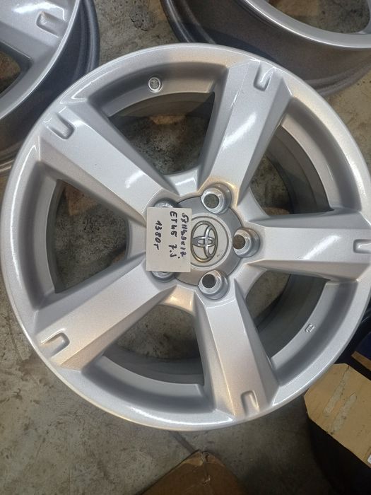 Felgi aluminiowe 5x114,3x17  et45  7,j  toyota oryginał