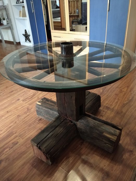 Sprzedam stół z starego koła