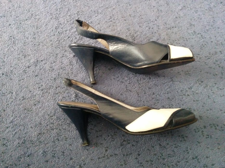 Sapatos salto alto (Charles Jourdan)