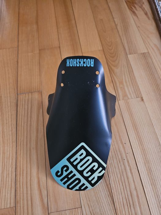 Продам вилку rockshox