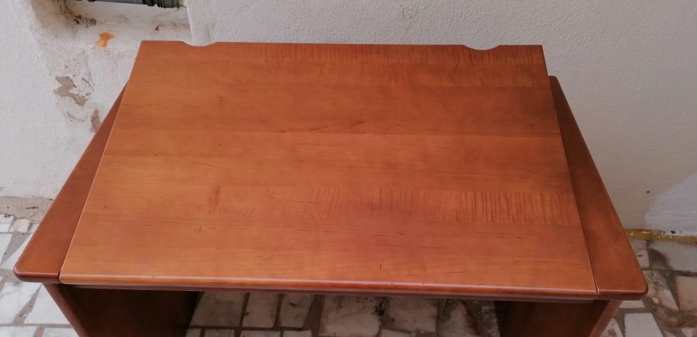 Secretária em madeira cerejeira