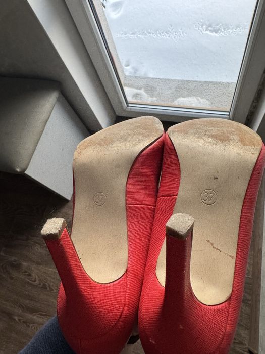 Туфлі червоні 37рр.