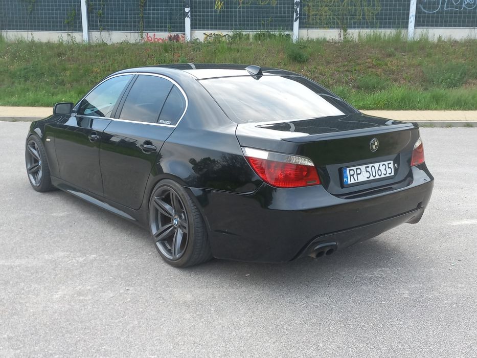 Bmw e60 530d 218km mpakiet navi prof pdc