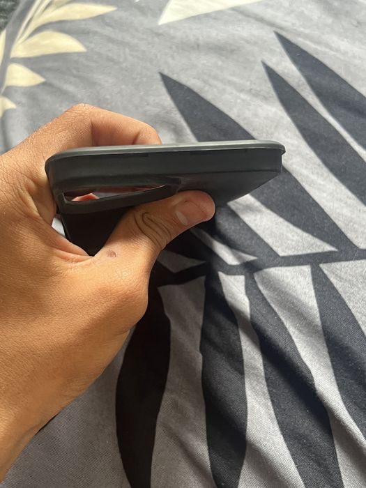 Capa para iPhone 13 Pro Max – Preta, Anti-choque (Bom Estado)