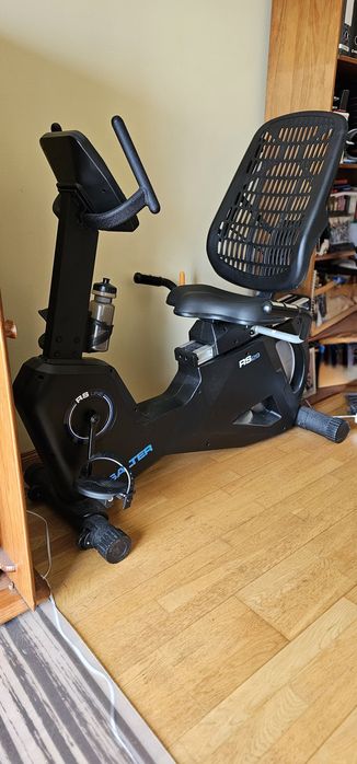 Bicicleta estática ergonómica