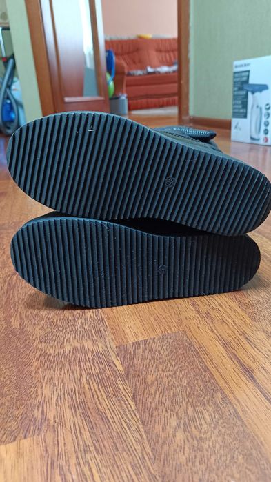 Взуття зимове жіноче утеплене