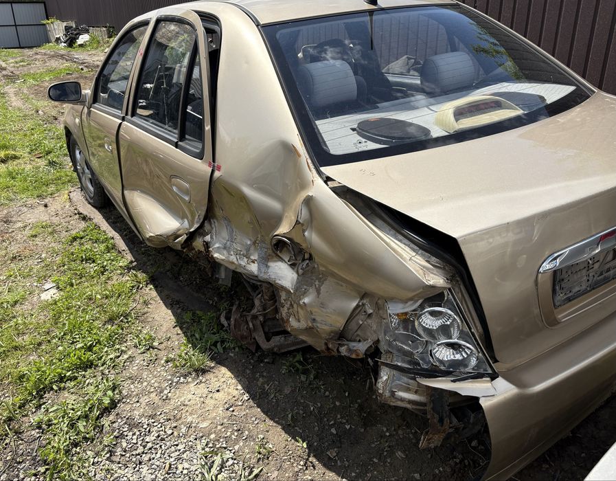 Geely Ck 2006-2013 (рестайлінг 2010-2013)  1.5 двигун є все