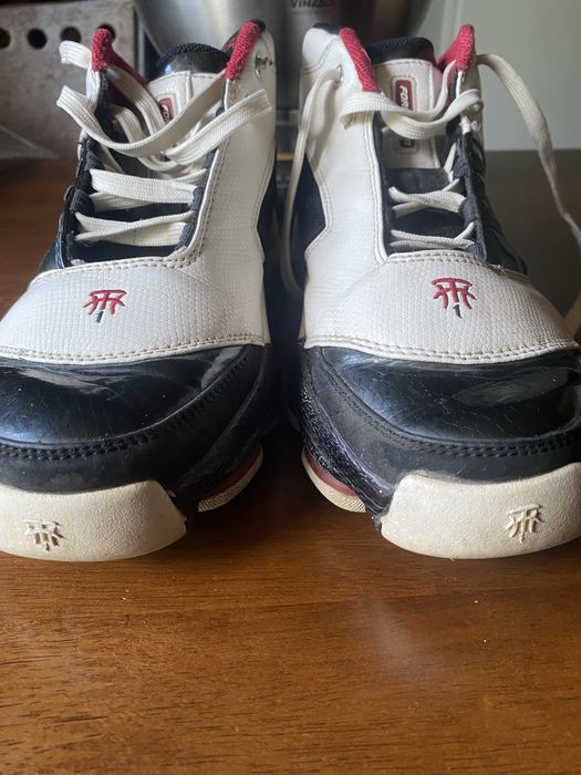 Кросівки Adidas T - max-6 40 розмір