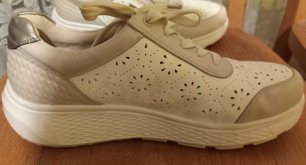 Bardzo wygodne buty dla kobiety
