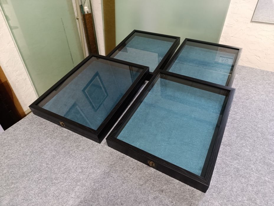 Вітрина під експонати 350:450:40 мм