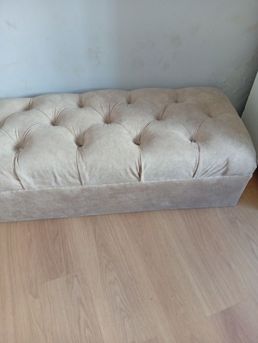 Diversos móveis e sofa