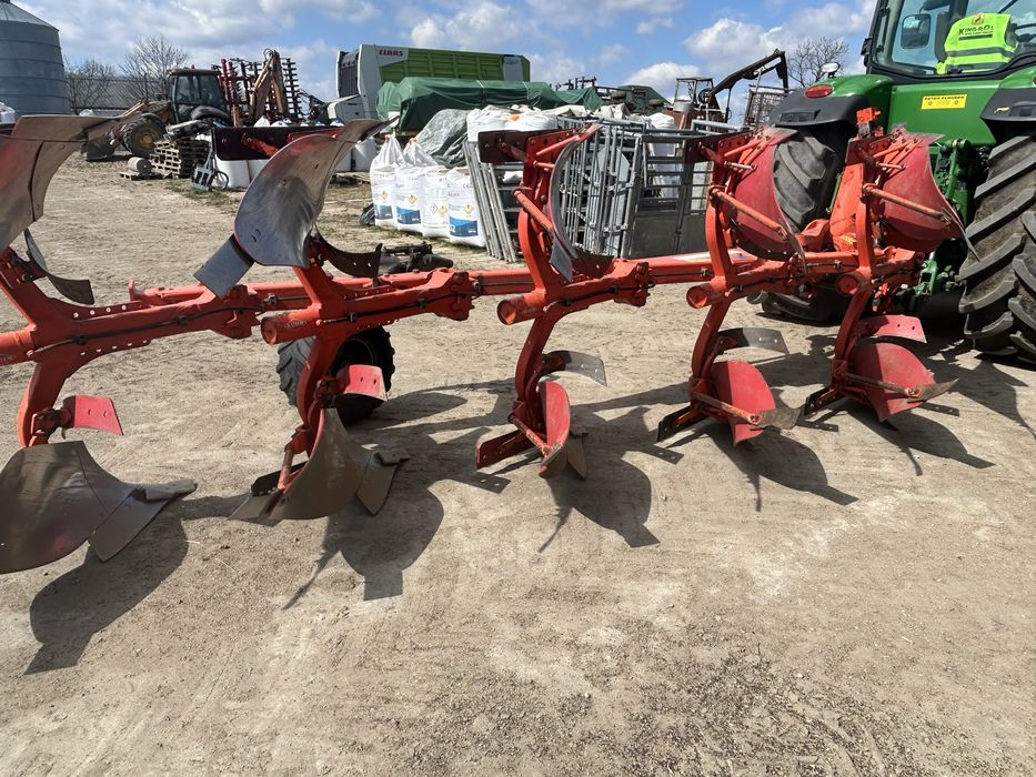 Plug obrotowy Kuhn Multi-Master 122, 5-skibowy (4+1).2012 rok