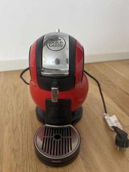 máquina de café nescafé.