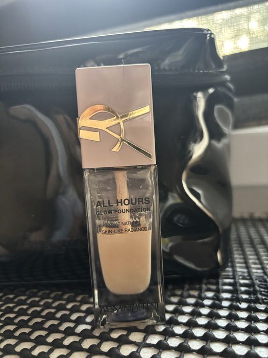 Ysl  All Hours Glow podkład