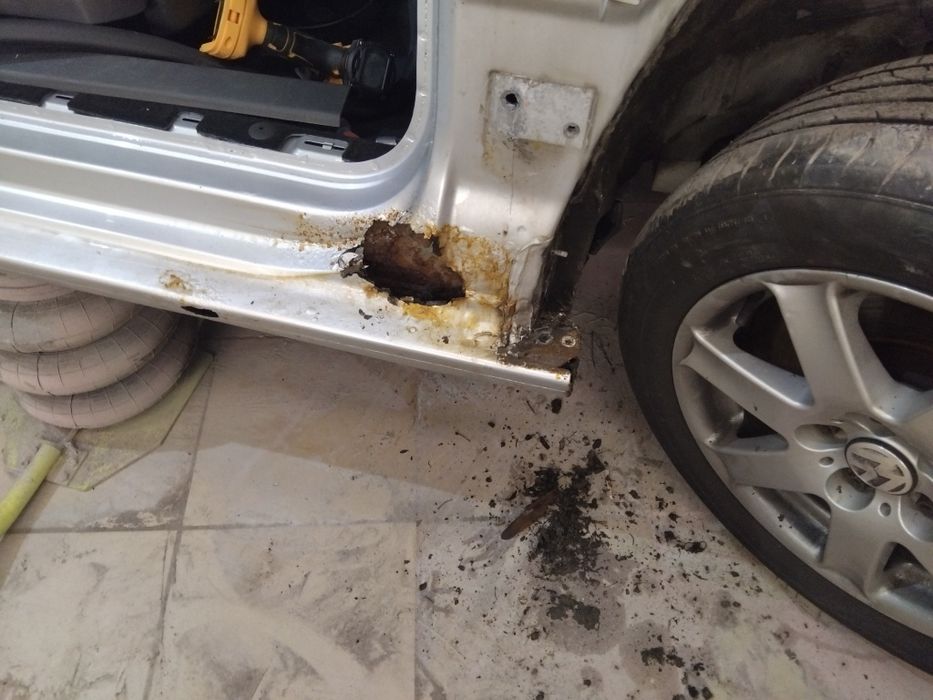 Naprawy blacharsko lakiernicze pranie tapicerki polerowanie lamp