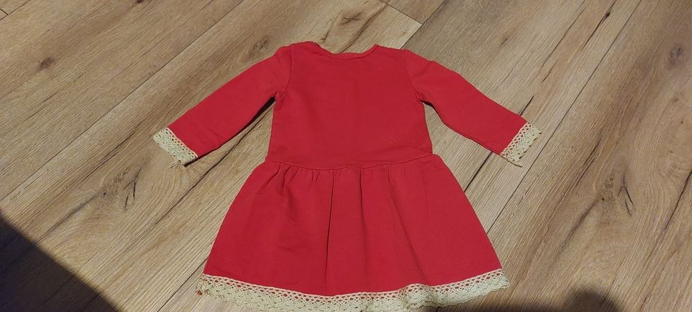 Czerwona sukienka świąteczna