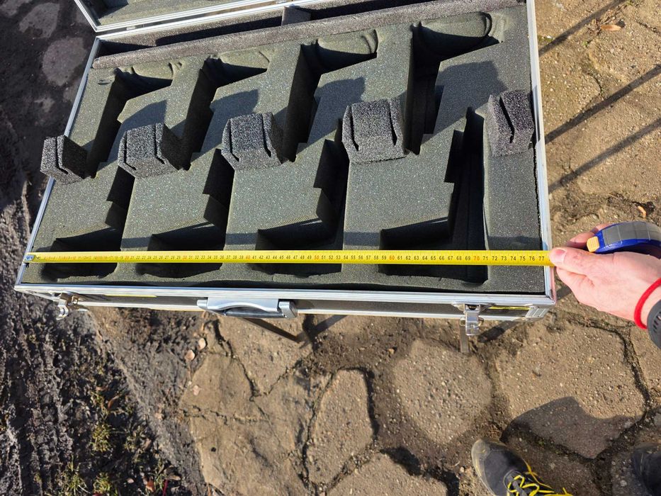 77x49x15 Walizka CASE skrzynia flightcase (dostępne więcej)