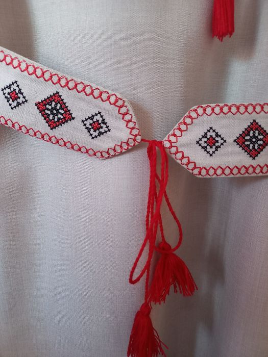 Плаття вишите, підліткове