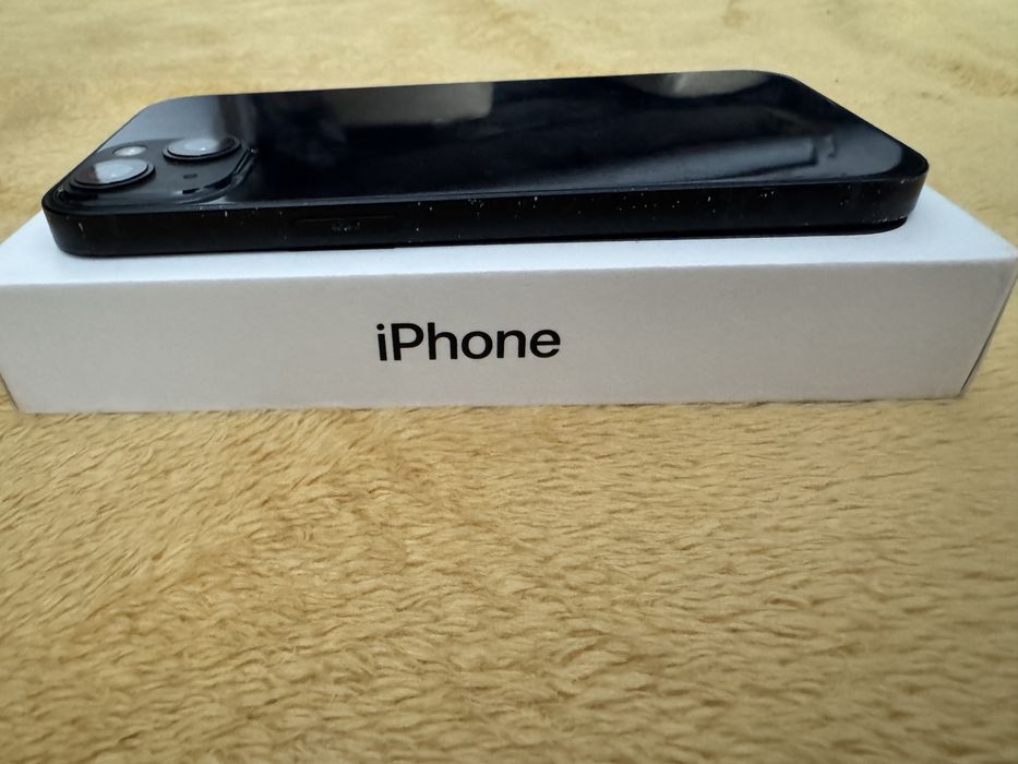 Iphone 13 Granatowy .