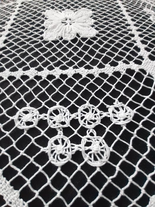 Obrus na prostokątny stół, rękodzieło koronka kołkowa 180x130 cm