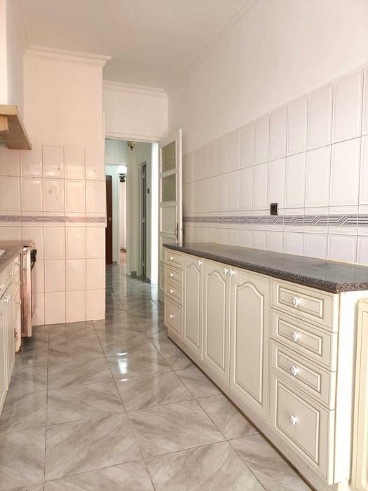 APARTAMENTO T2  - 88m² Com Terraço Privativo - BENFICA