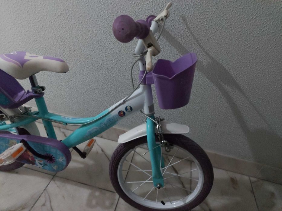 Bicicleta Infantil Frozen Aro 14 – Com Cadeira e Cesto – Em Bom Estado