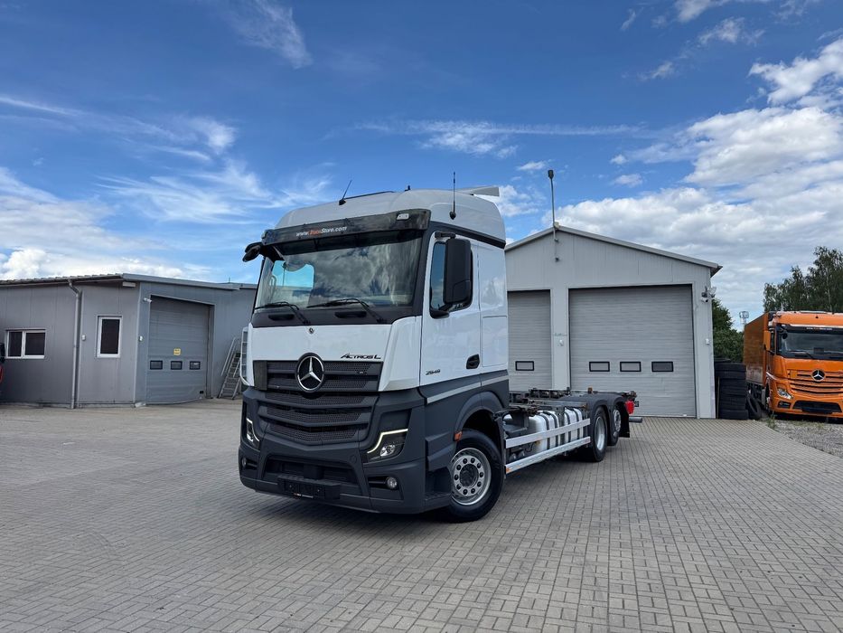 Mercedes-Benz