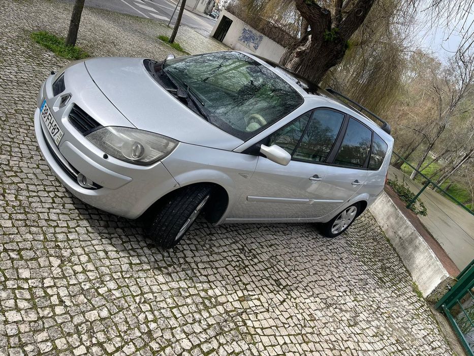 Grand Scenic ll
237.000KM