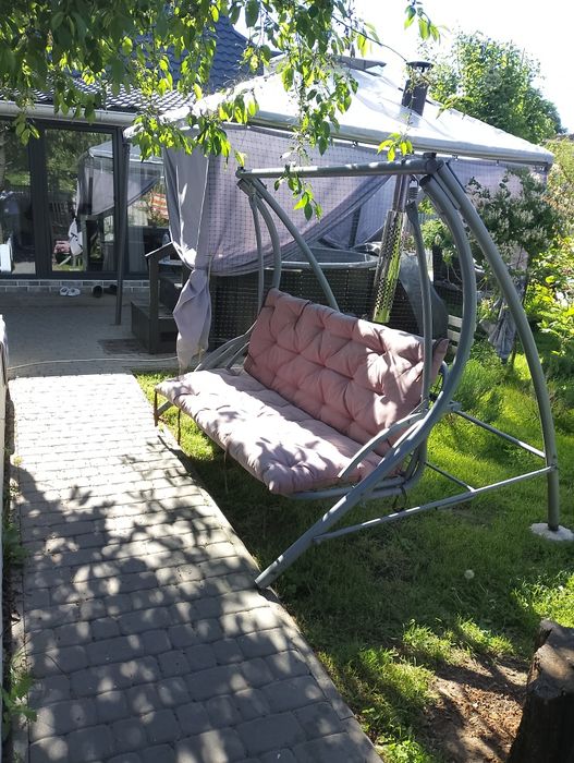 Будинок з  Карпатським чаном, басейном з морською водою, сауною.