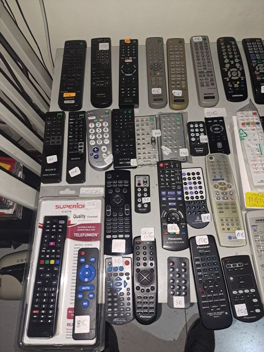 Selling remote controls for TVs from various brands. Hi-fi audio, DVDs.64575232469249120