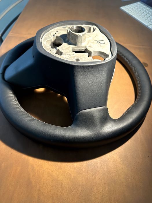 Volante tesla Model Y