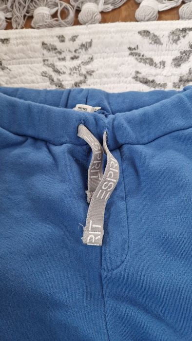 Esprit spodnie dresowe 116/122